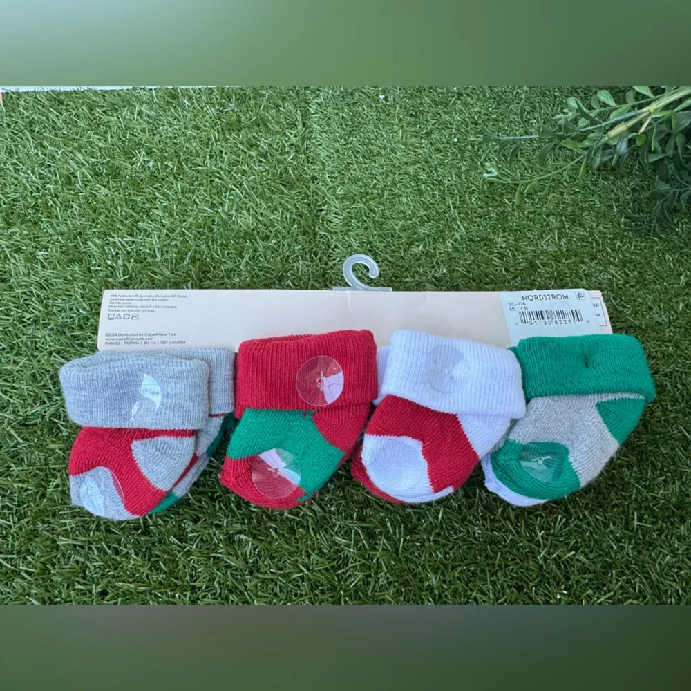 Nordstrom Kids Festive Socks Set - Red, Green, Black, White 0-6 months New